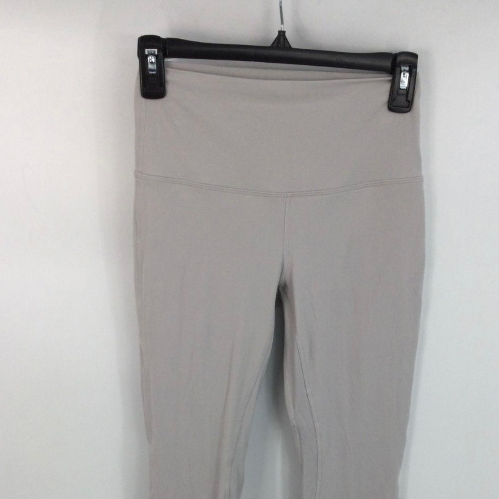 Lululemon pale gray/white leggings